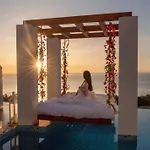 Emerald Villas & Suites - The Finest Hotels Of The World